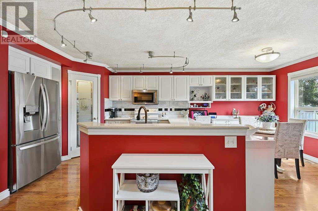 Single Family House for Sale in  Douglas Ridge Circle SE Douglasdale/Glen Calgary 