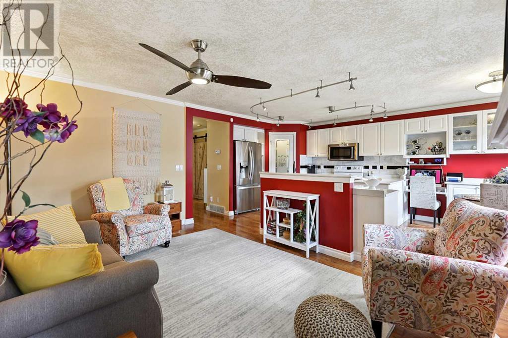 Single Family House for Sale in  Douglas Ridge Circle SE Douglasdale/Glen Calgary 