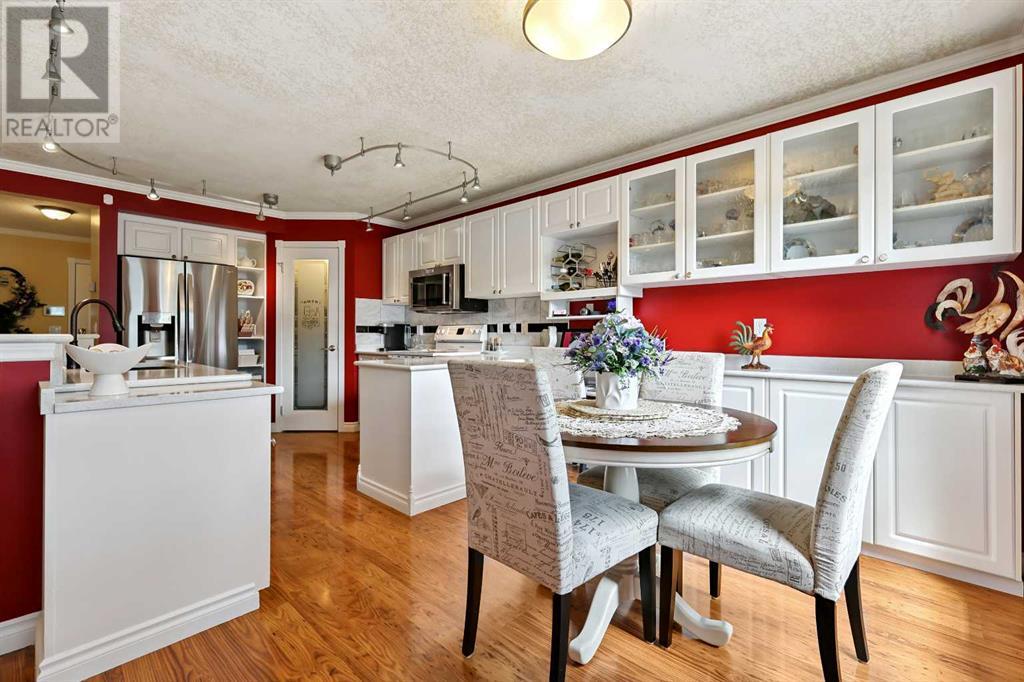 Single Family House for Sale in  Douglas Ridge Circle SE Douglasdale/Glen Calgary 