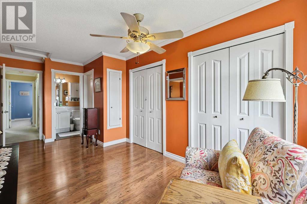 Single Family House for Sale in  Douglas Ridge Circle SE Douglasdale/Glen Calgary 