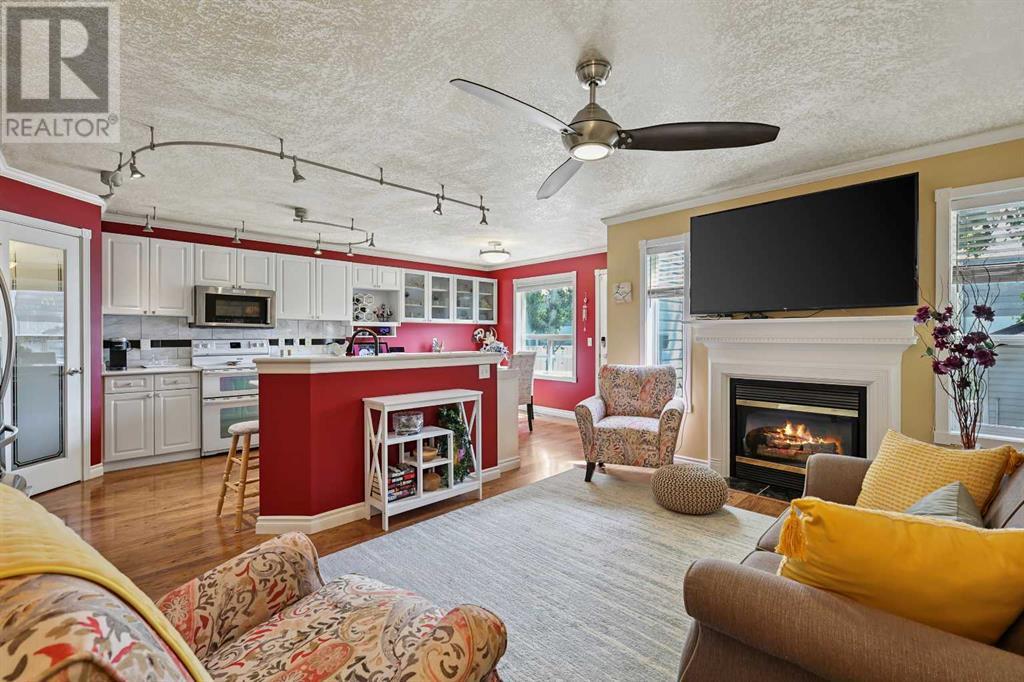 Single Family House for Sale in  Douglas Ridge Circle SE Douglasdale/Glen Calgary 