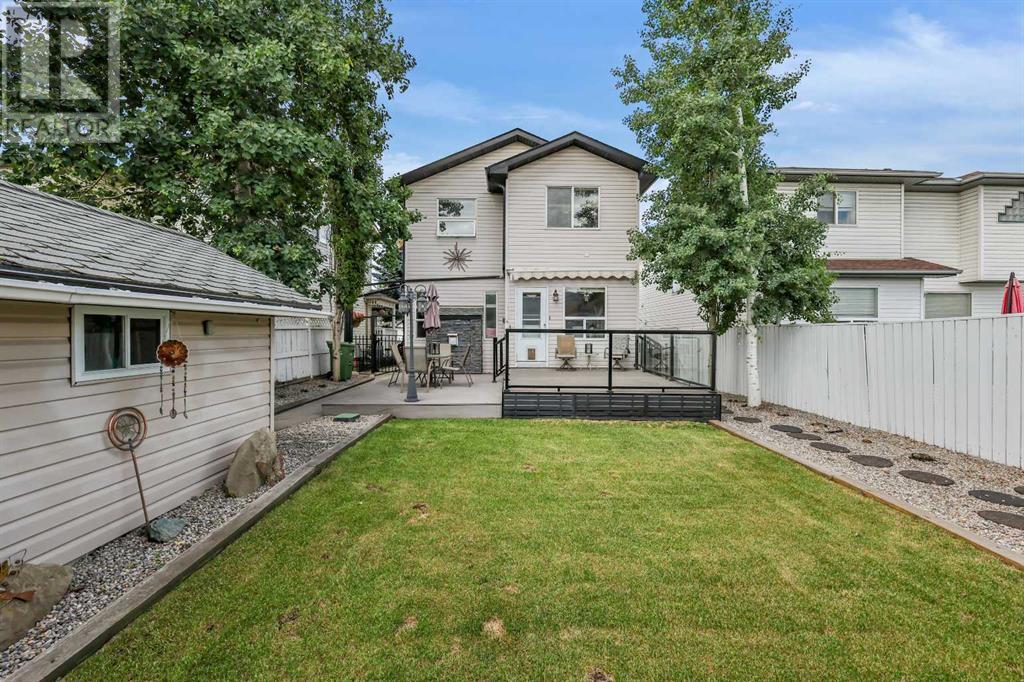 Single Family House for Sale in  Douglas Ridge Circle SE Douglasdale/Glen Calgary 
