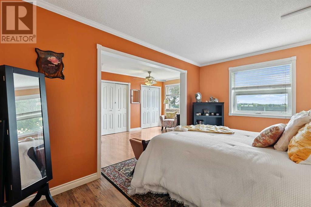 Single Family House for Sale in  Douglas Ridge Circle SE Douglasdale/Glen Calgary 