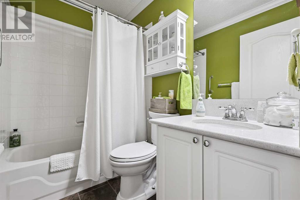 Single Family House for Sale in  Douglas Ridge Circle SE Douglasdale/Glen Calgary 
