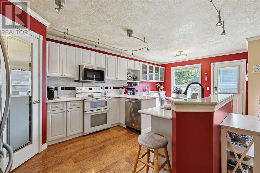 Single Family House for Sale in  Douglas Ridge Circle SE Douglasdale/Glen Calgary 