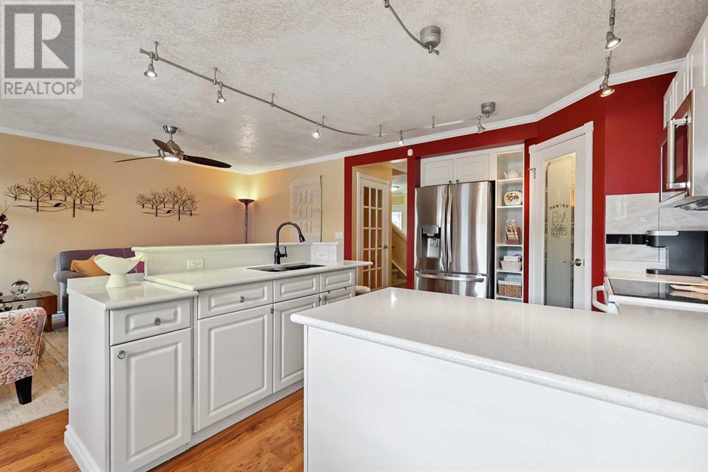 Single Family House for Sale in  Douglas Ridge Circle SE Douglasdale/Glen Calgary 