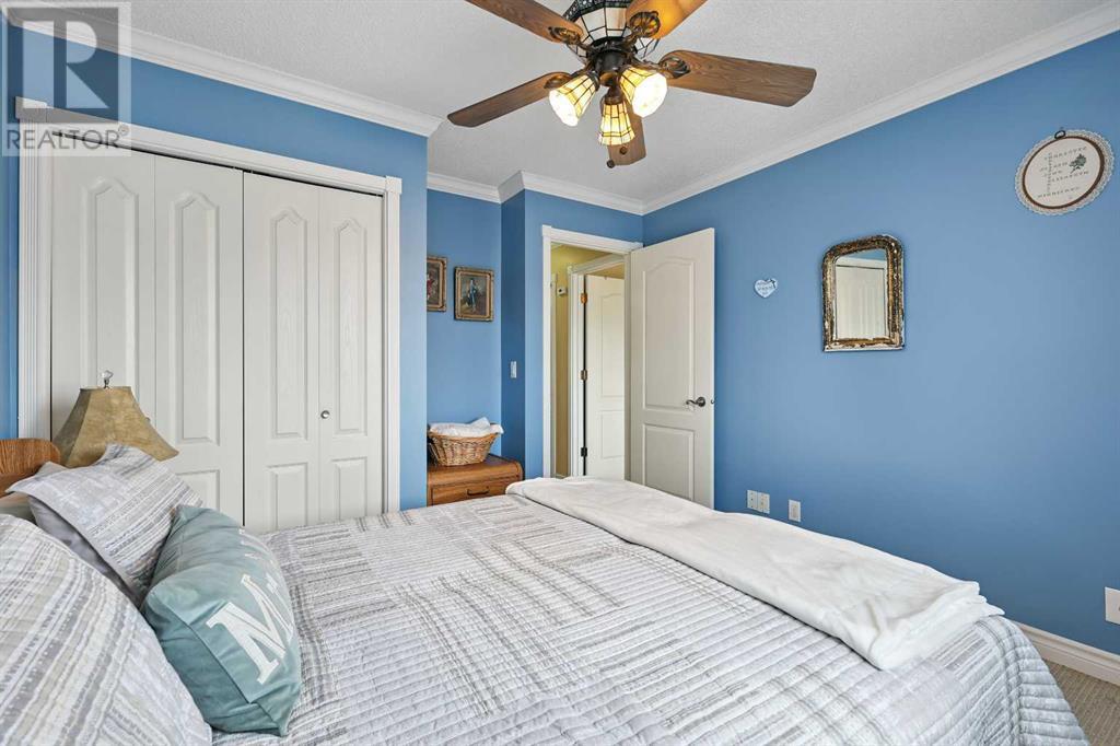 Single Family House for Sale in  Douglas Ridge Circle SE Douglasdale/Glen Calgary 