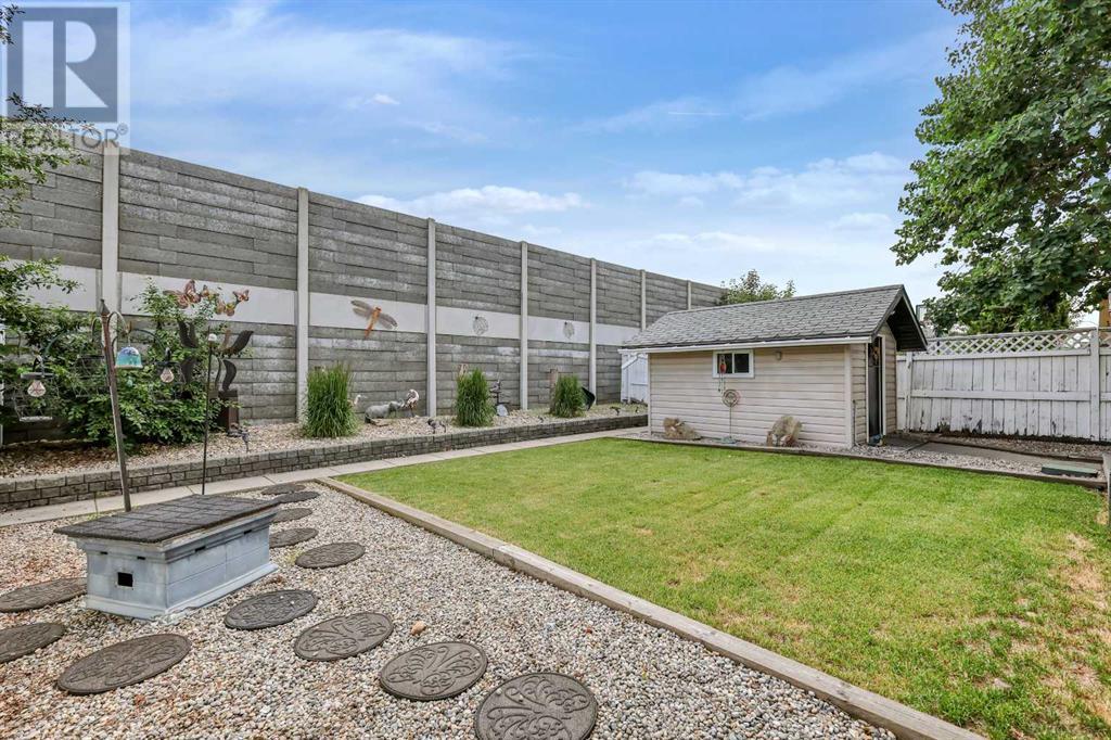 Single Family House for Sale in  Douglas Ridge Circle SE Douglasdale/Glen Calgary 