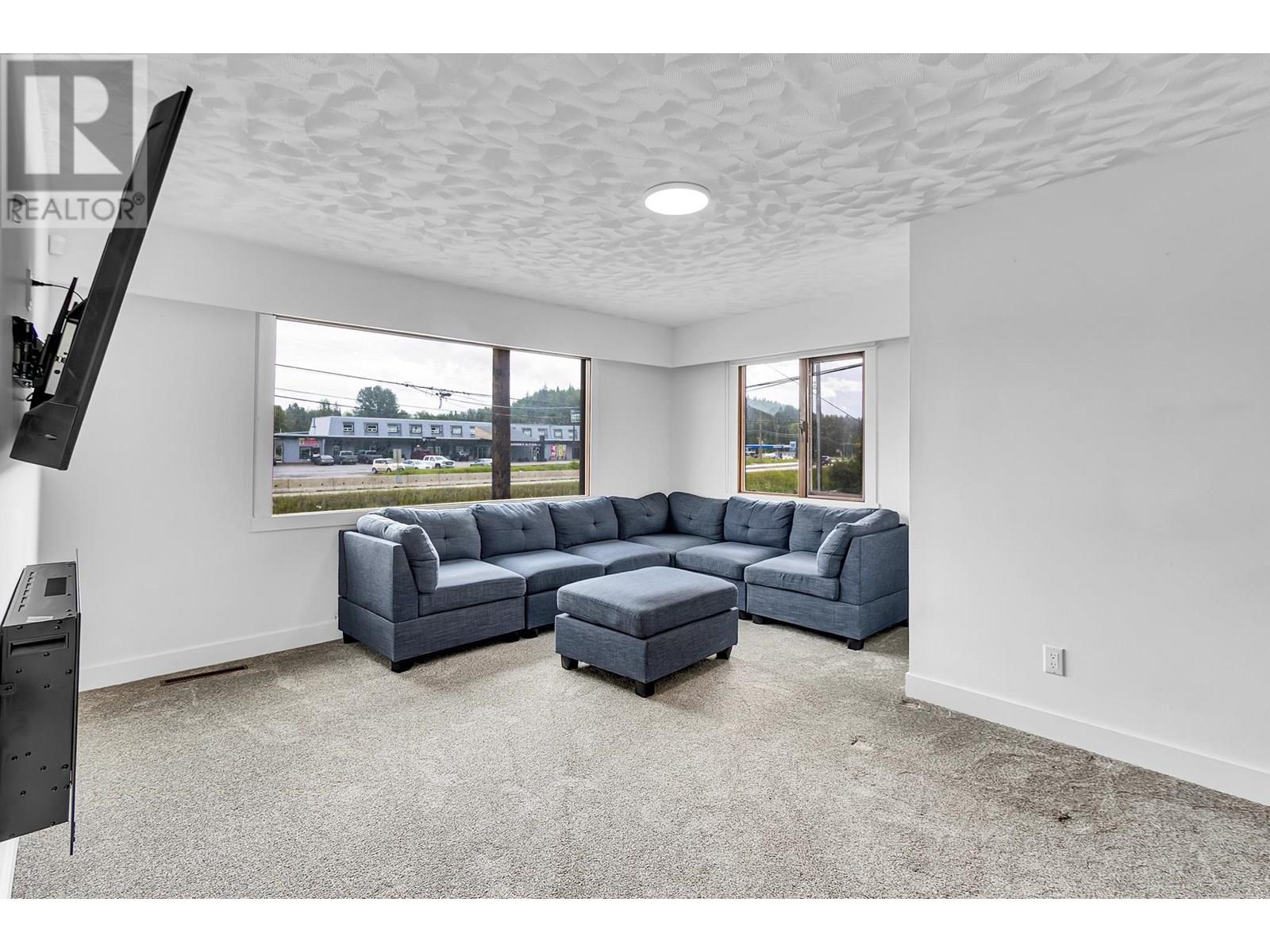 Photo 6 of 2361 Hart Highway, Prince George BC