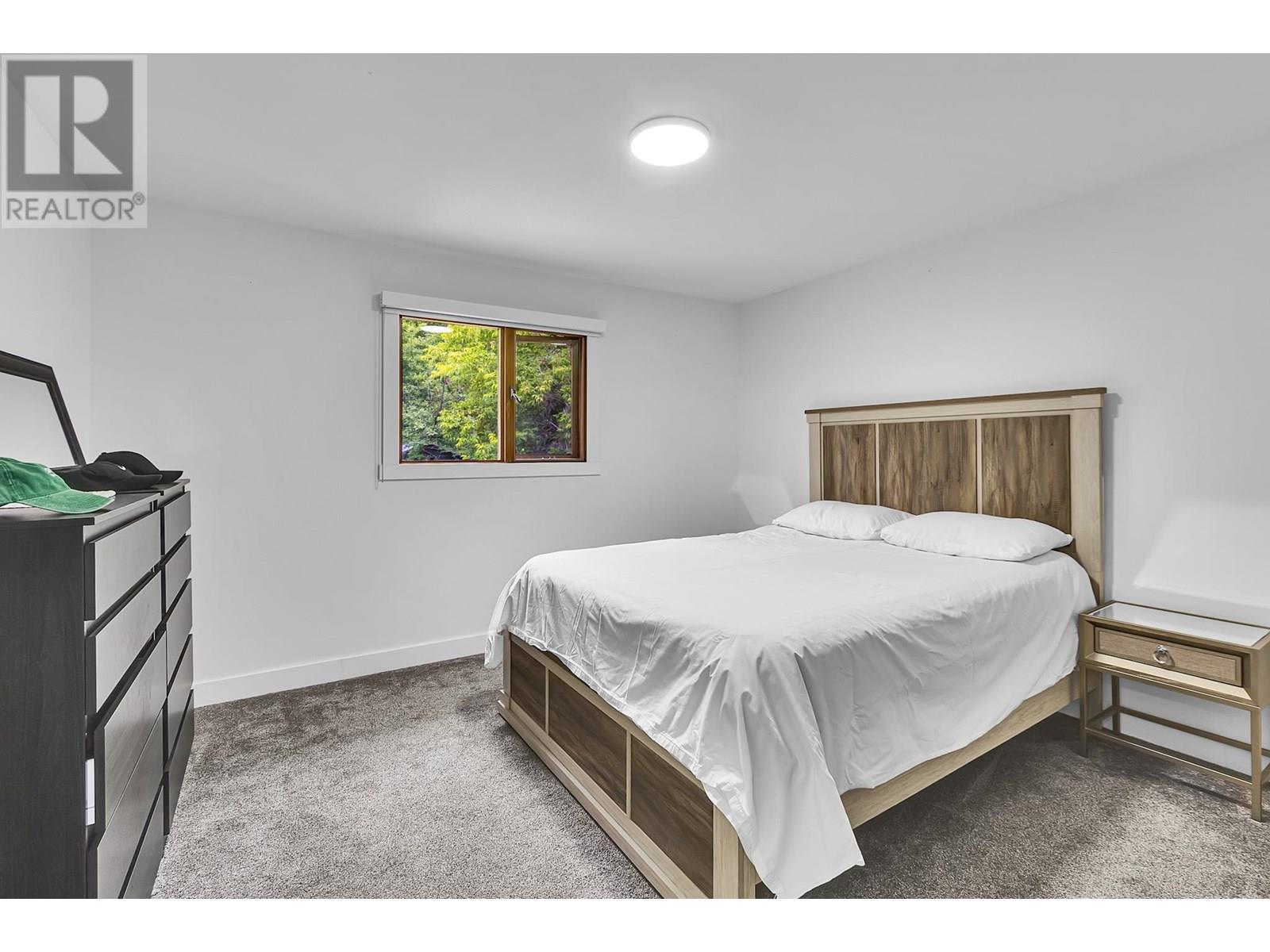 Photo 9 of 2361 Hart Highway, Prince George BC