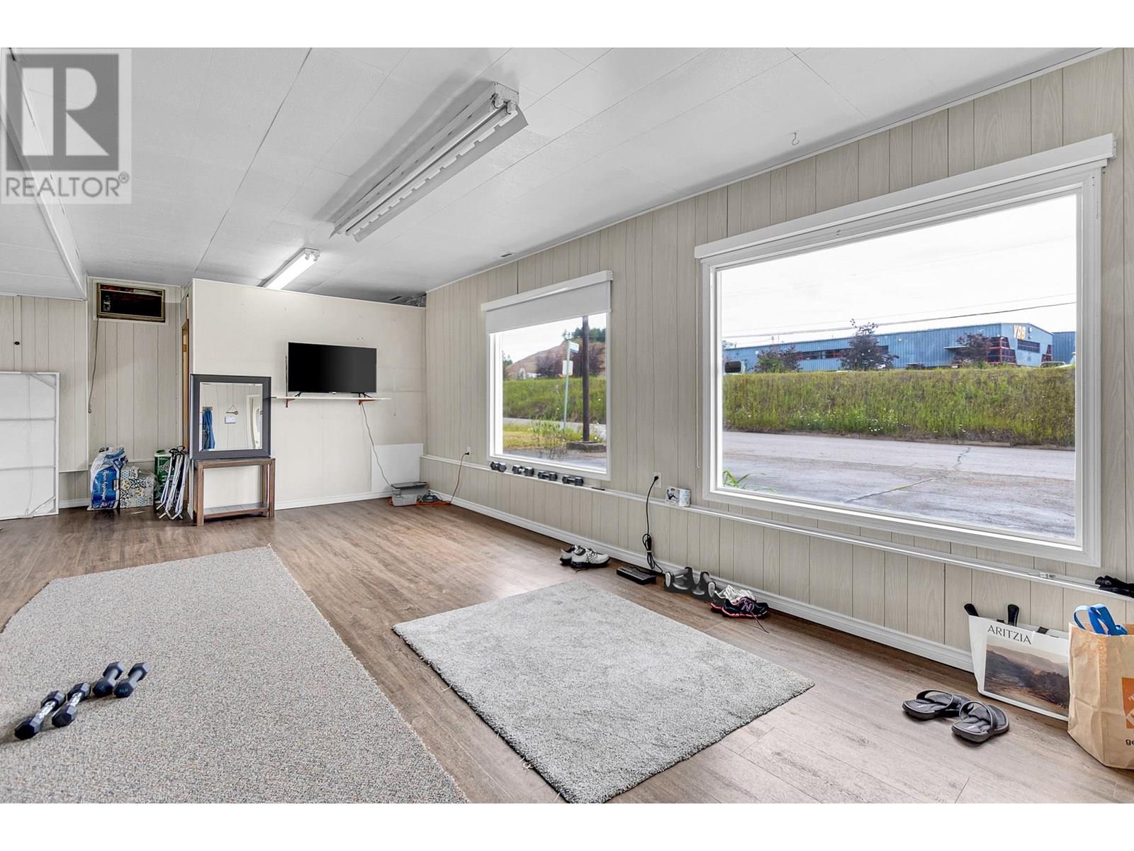 Photo 15 of 2361 Hart Highway, Prince George BC