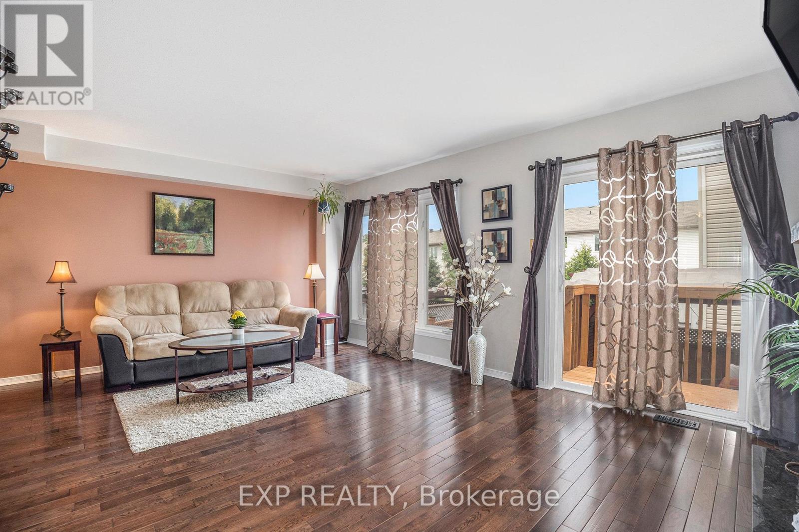 Photo 10 of 215 Parkrose Private, Ottawa ON