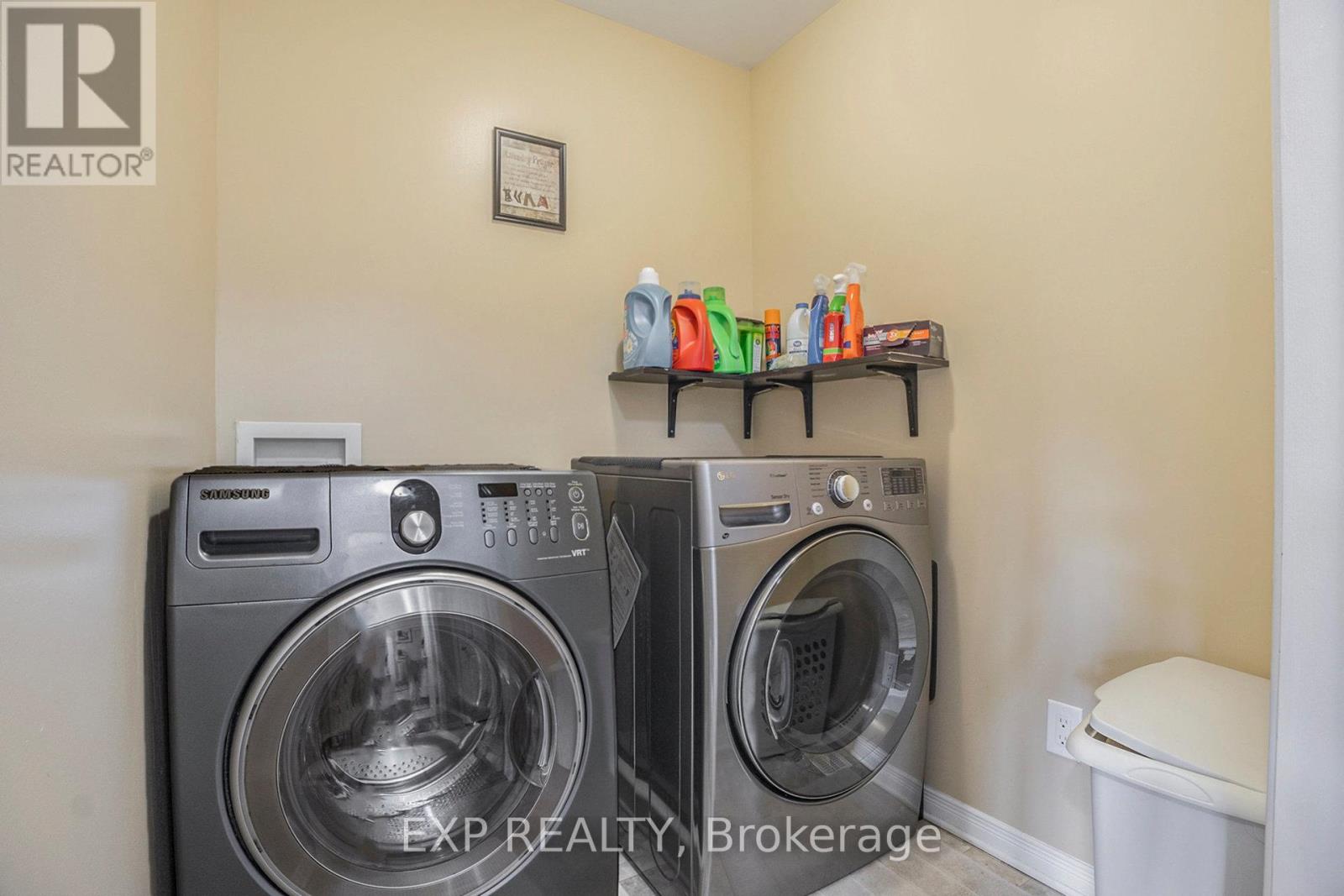 Photo 14 of 215 Parkrose Private, Ottawa ON