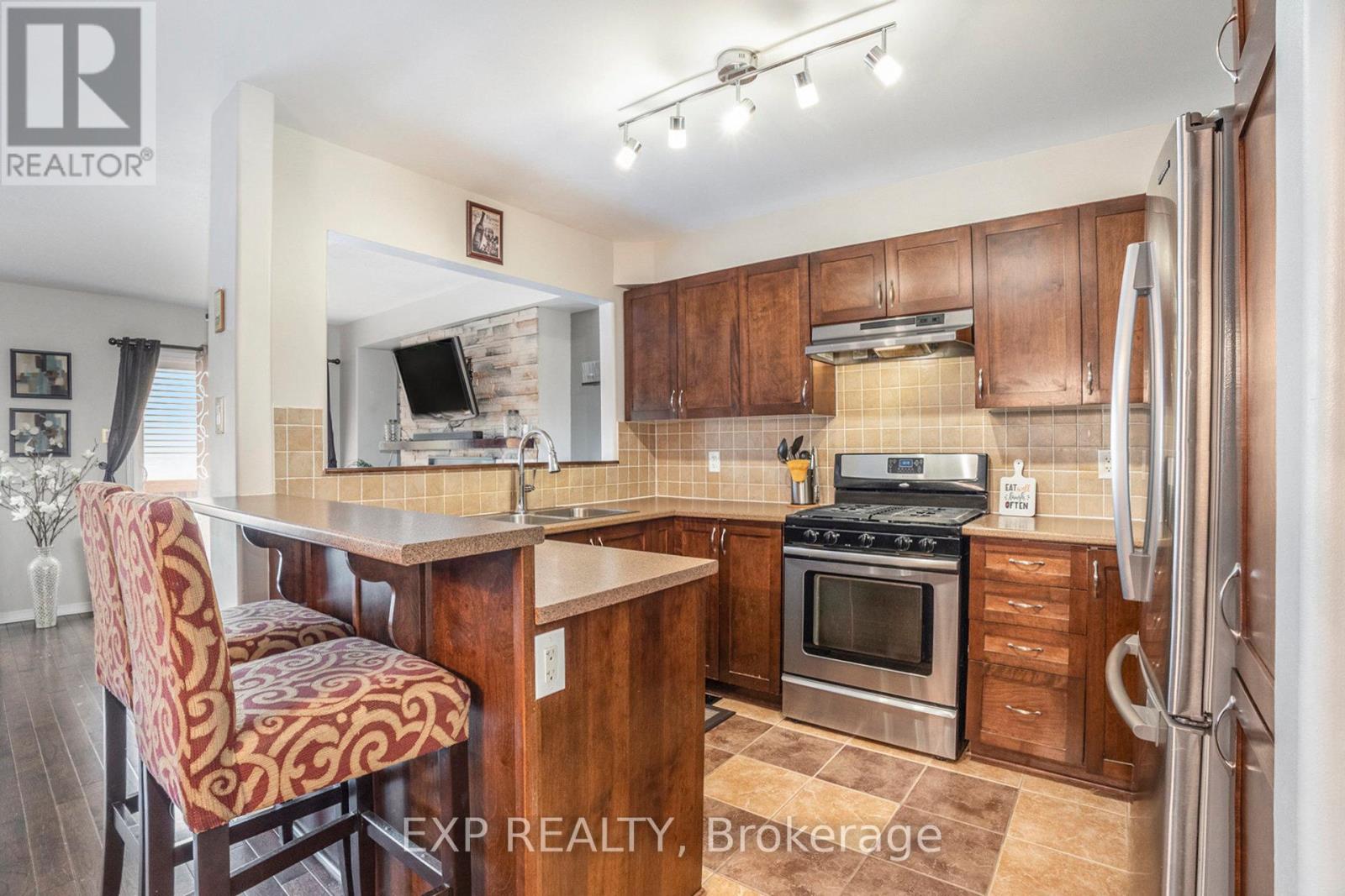 Photo 7 of 215 Parkrose Private, Ottawa ON