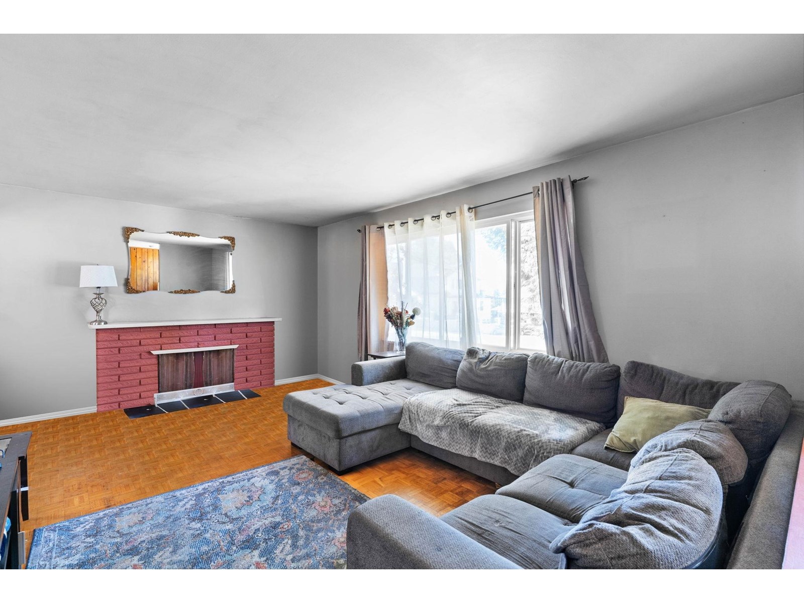 Photo 5 of 12476 99 Avenue, Surrey BC