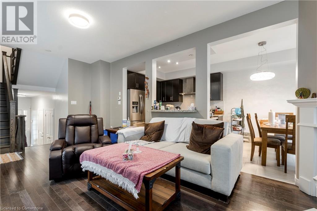 Photo 4 of 8 Lakelawn Road Unit 54, Grimsby ON
