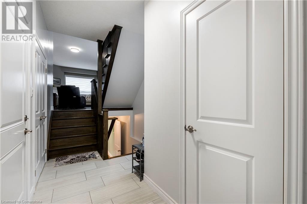Photo 7 of 8 Lakelawn Road Unit 54, Grimsby ON