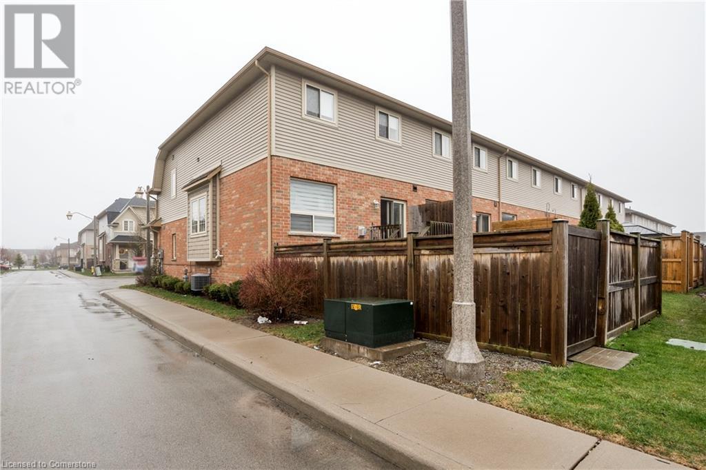 Photo 35 of 8 Lakelawn Road Unit 54, Grimsby ON