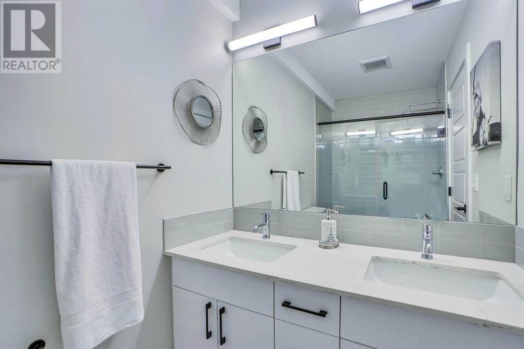 Single Family House for Sale in    Avenue NW West Hillhurst Calgary 