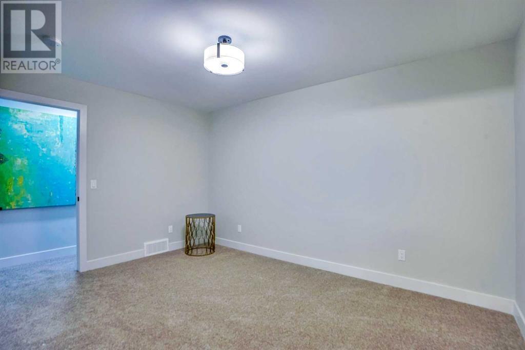Single Family House for Sale in    Avenue NW West Hillhurst Calgary 