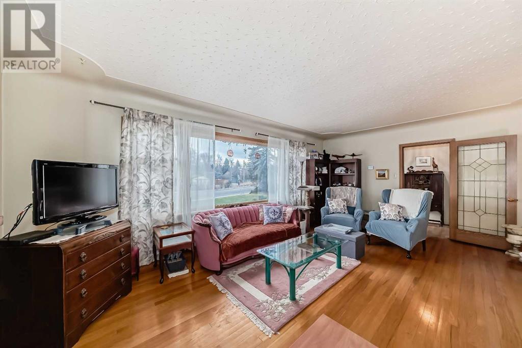 Single Family House Bungalow for Sale in   Street SW Rideau Park Calgary 
