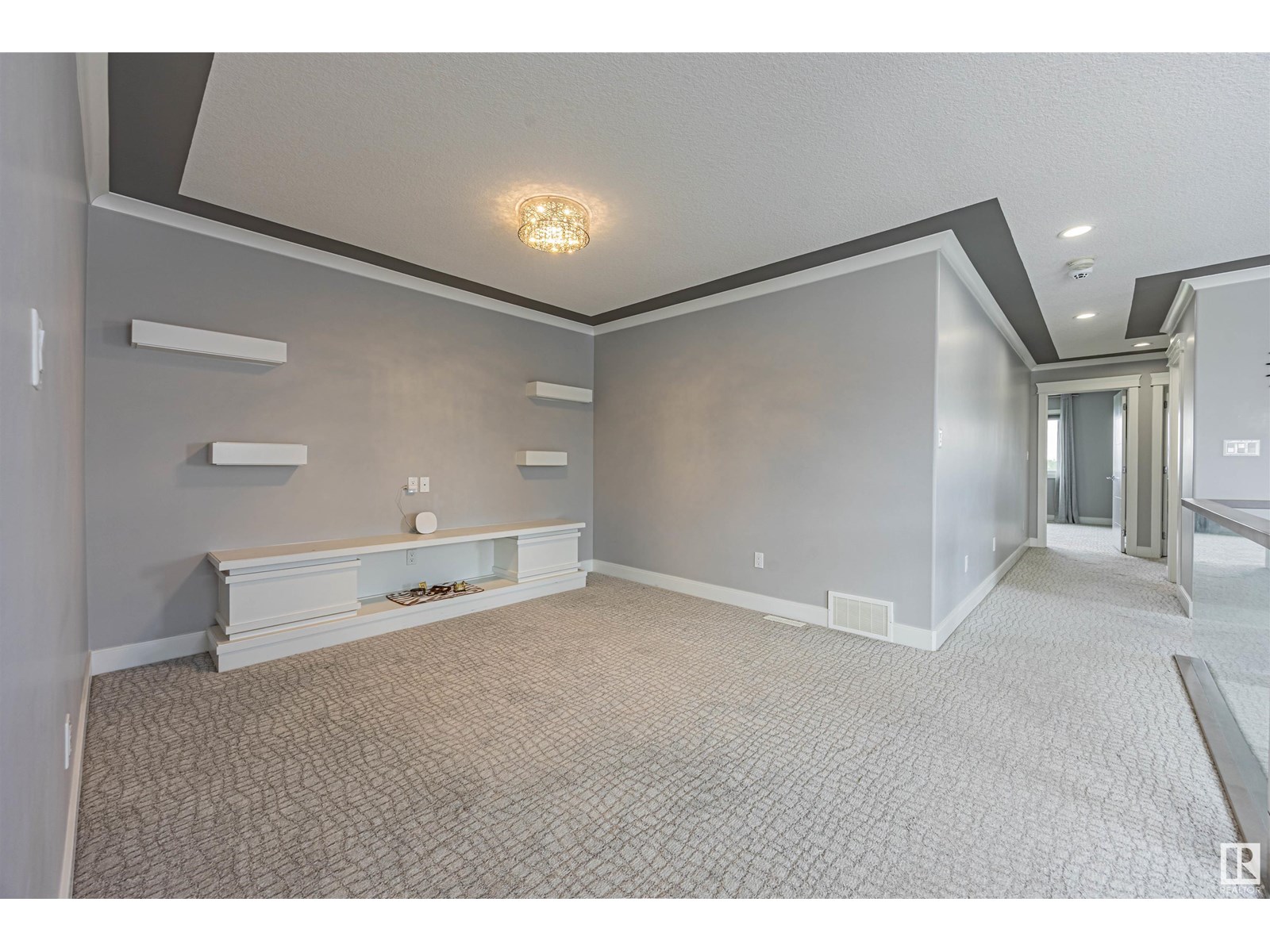Photo 16 of 8110 174 A Av Nw Nw, Edmonton AB