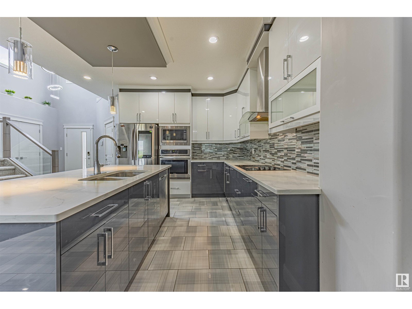 Photo 7 of 8110 174 A Av Nw Nw, Edmonton AB