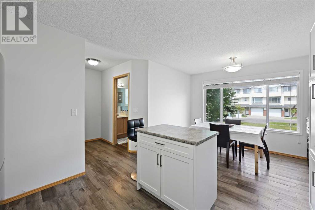 Single Family House 4 Level for Sale in  Rocky Ridge Court NW Rocky Ridge Calgary 