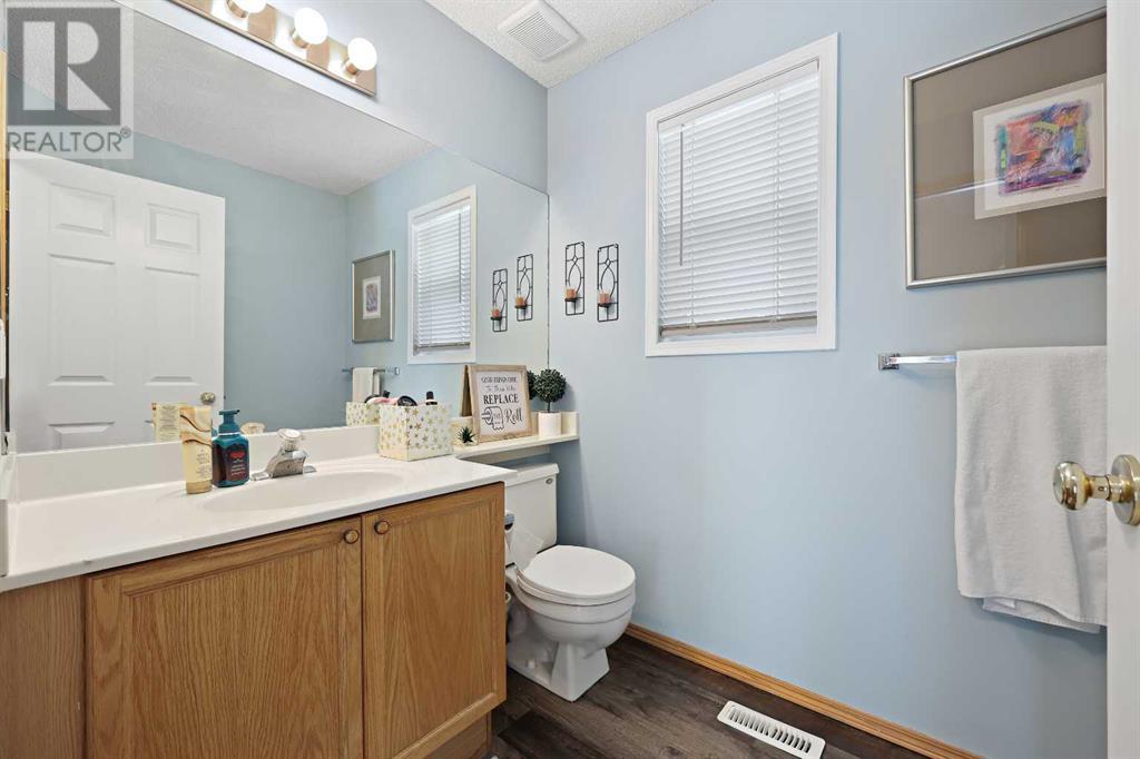 Single Family House 4 Level for Sale in  Rocky Ridge Court NW Rocky Ridge Calgary 