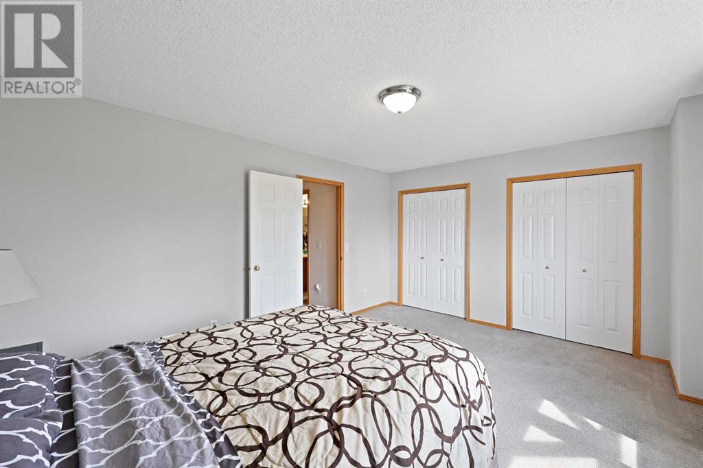 Single Family House 4 Level for Sale in  Rocky Ridge Court NW Rocky Ridge Calgary 