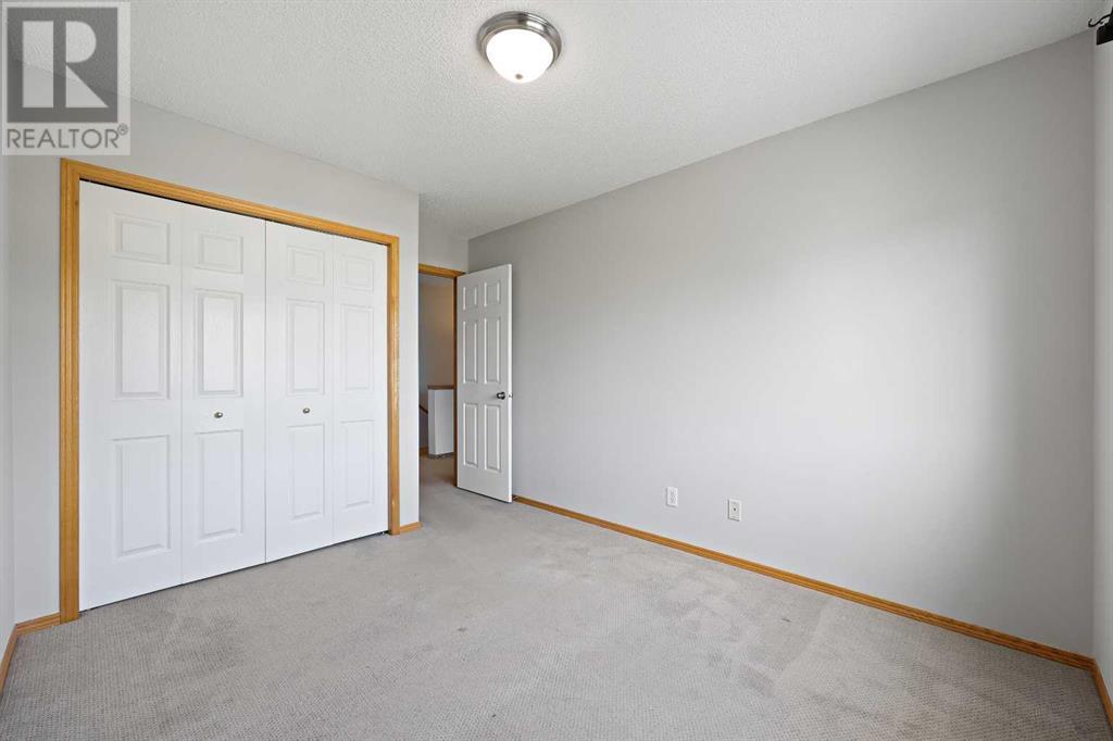 Single Family House 4 Level for Sale in  Rocky Ridge Court NW Rocky Ridge Calgary 