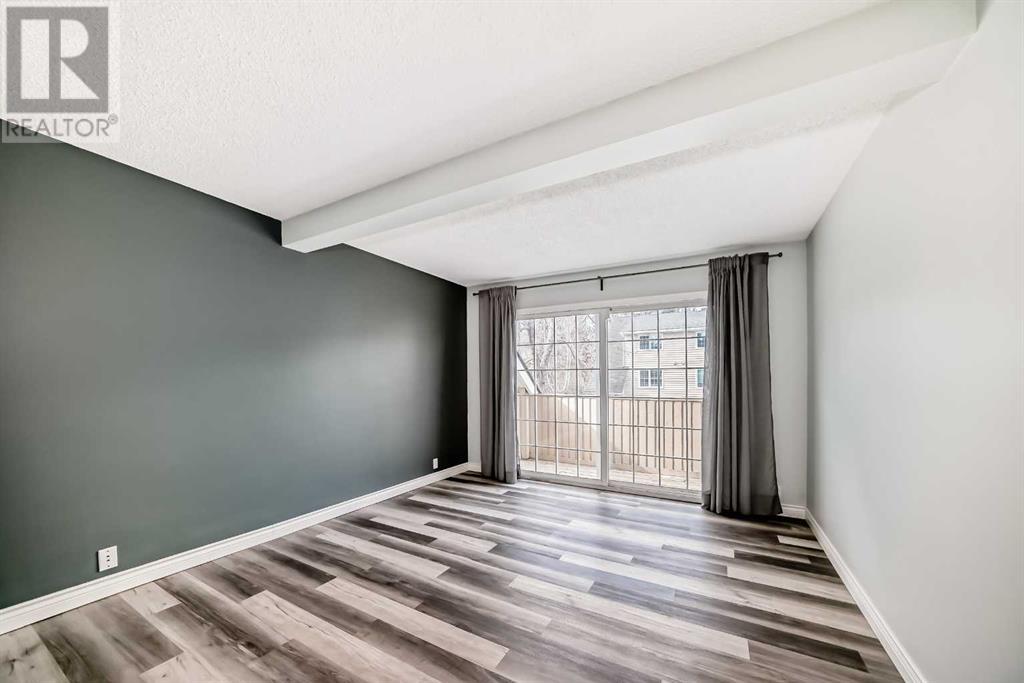 Single Family House 4 Level for Sale in  Point Mckay Gardens NW Point McKay Calgary 