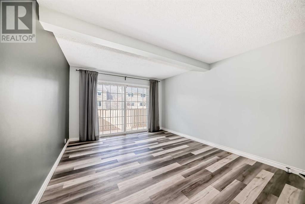 Single Family House 4 Level for Sale in  Point Mckay Gardens NW Point McKay Calgary 