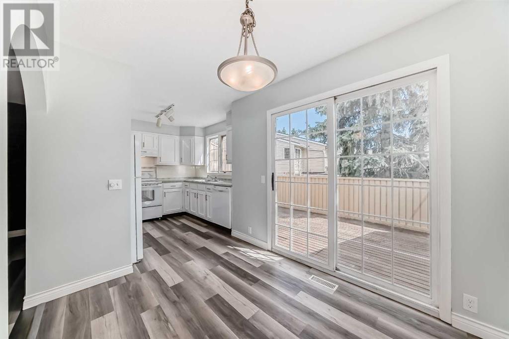 Single Family House 4 Level for Sale in  Point Mckay Gardens NW Point McKay Calgary 