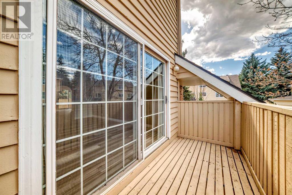 Single Family House 4 Level for Sale in  Point Mckay Gardens NW Point McKay Calgary 