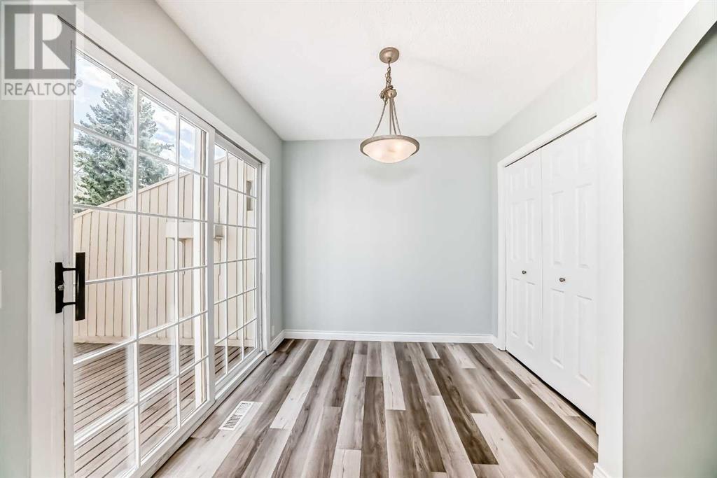 Single Family House 4 Level for Sale in  Point Mckay Gardens NW Point McKay Calgary 