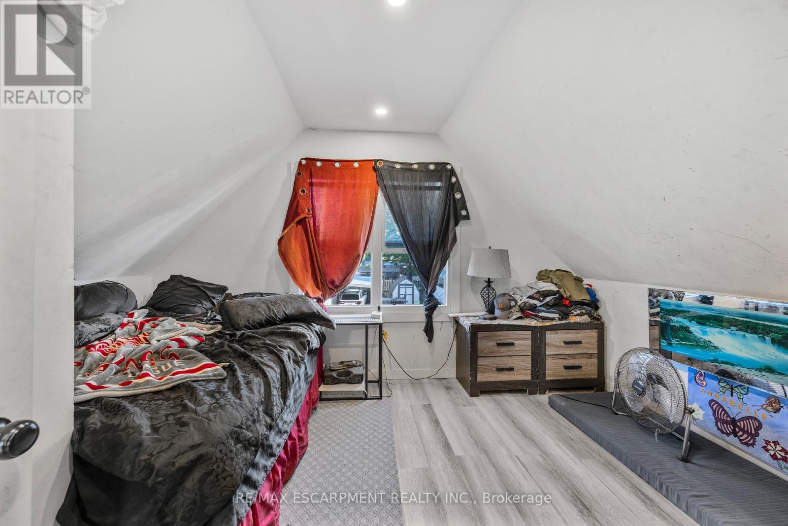 Photo 2 of 163 Britannia Avenue, Hamilton ON