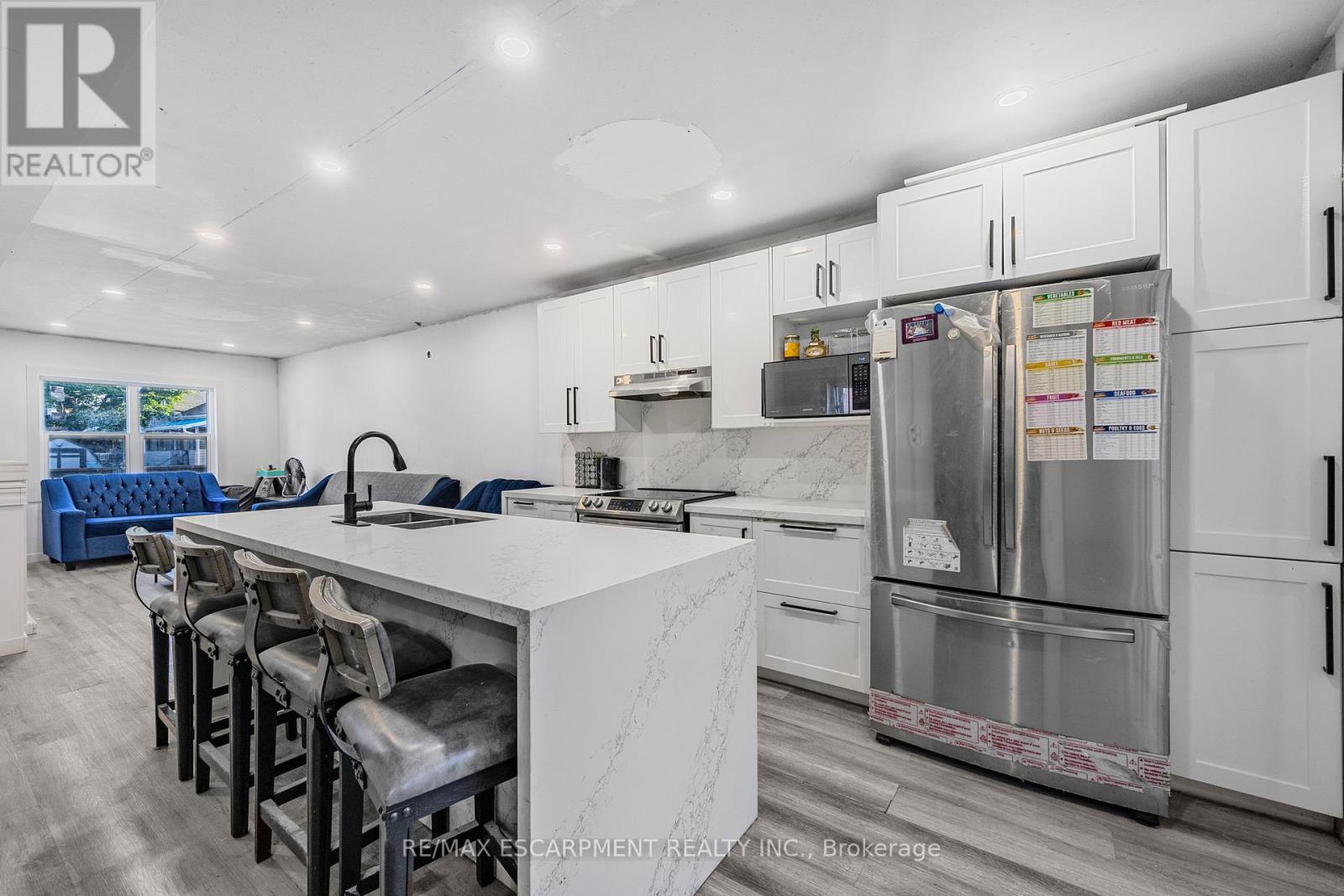 Photo 3 of 163 Britannia Avenue, Hamilton ON