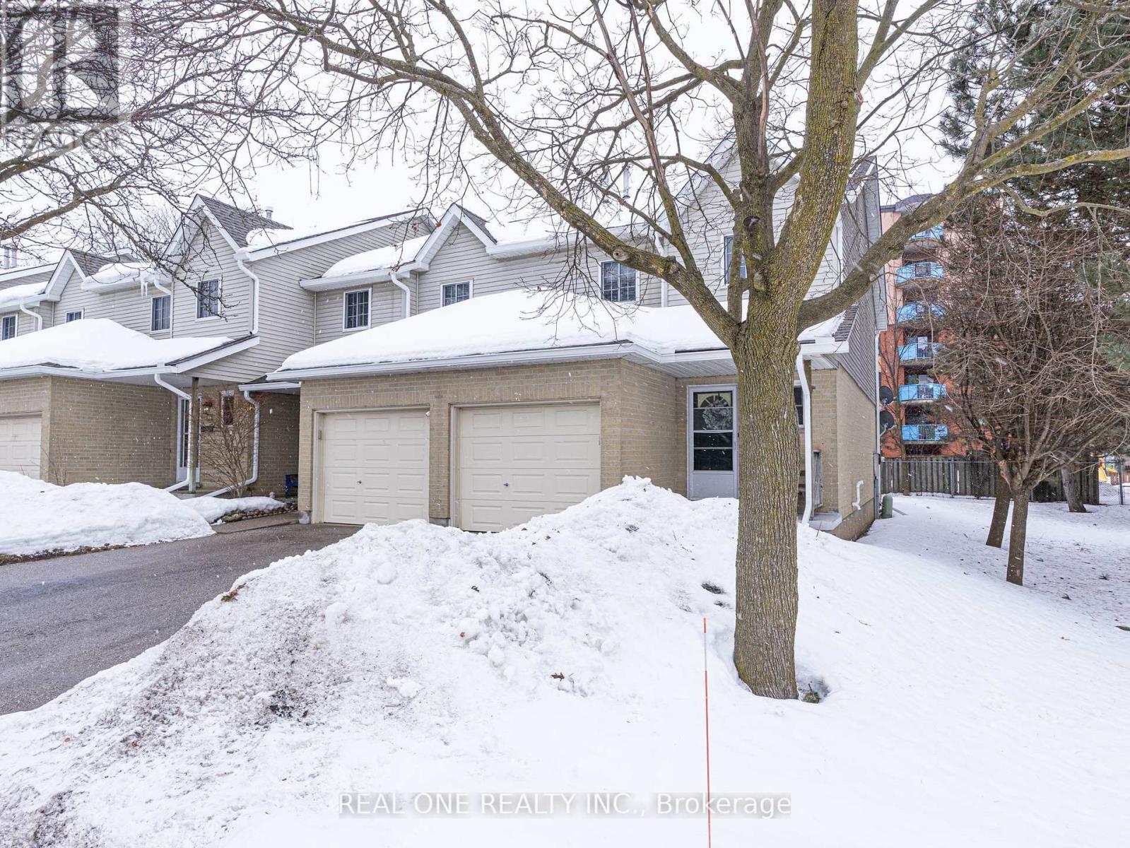 Photo 6 of 60 10 Holborn Court, Kitchener ON