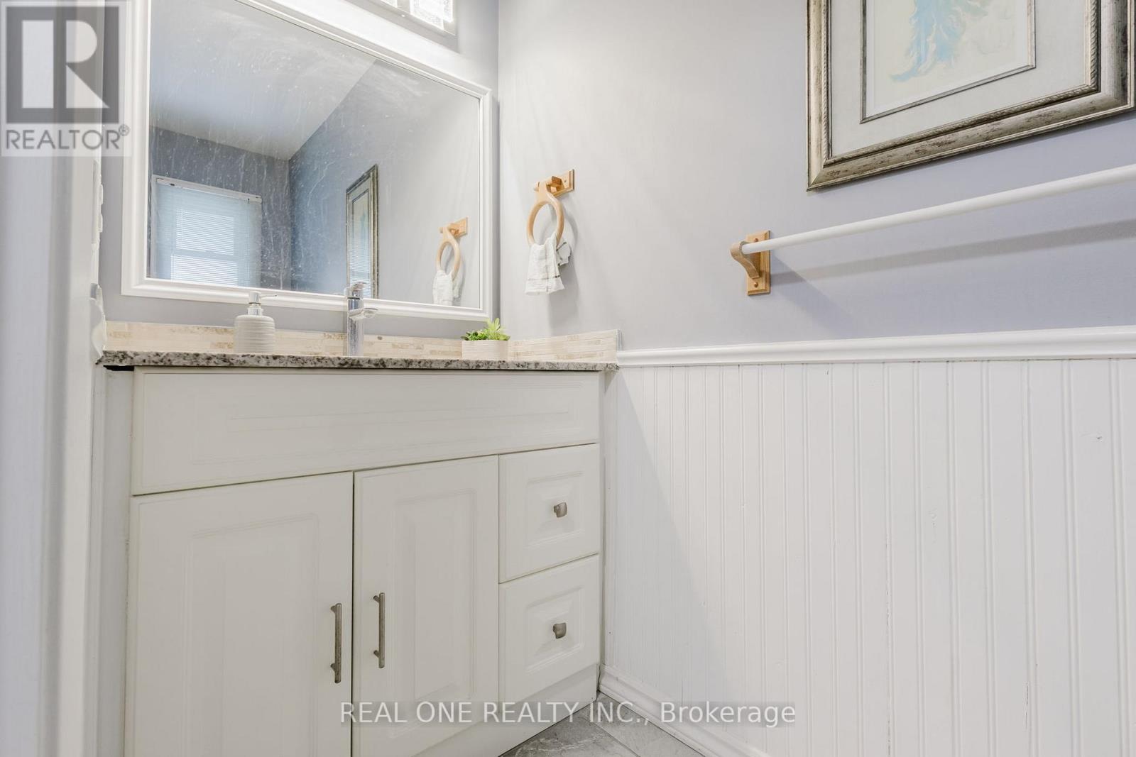 Photo 30 of 60 10 Holborn Court, Kitchener ON