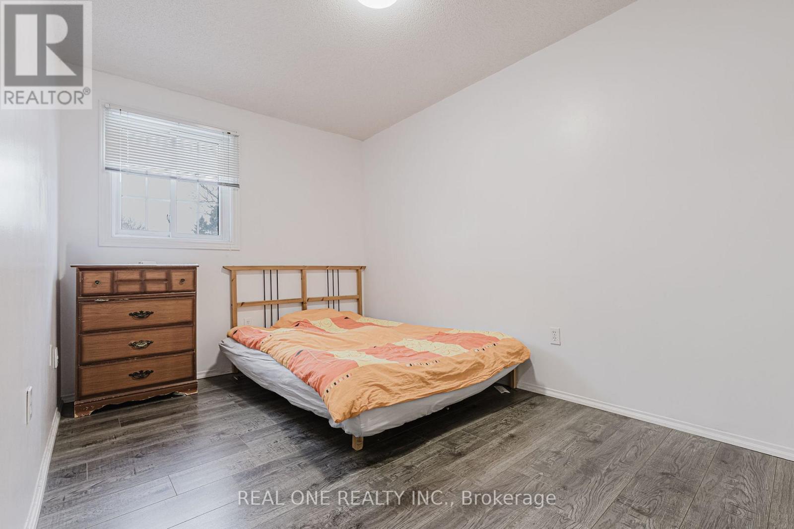 Photo 24 of 60 10 Holborn Court, Kitchener ON