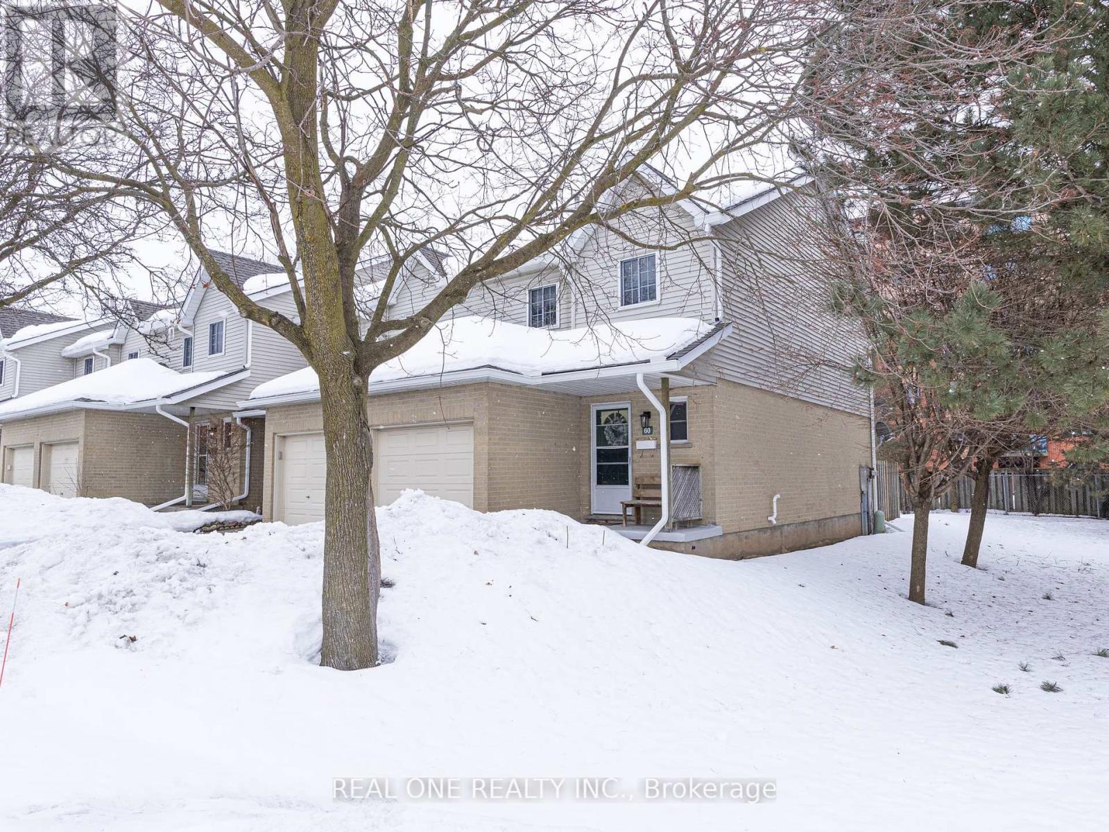 Photo 18 of 60 10 Holborn Court, Kitchener ON