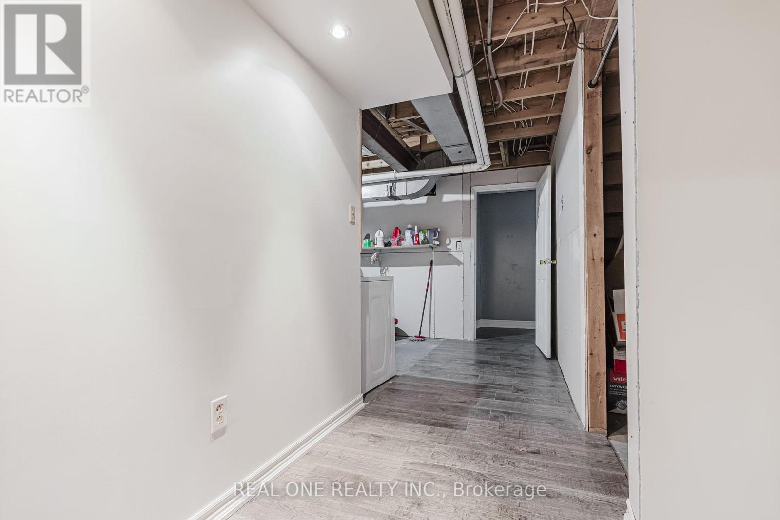 Photo 26 of 60 10 Holborn Court, Kitchener ON