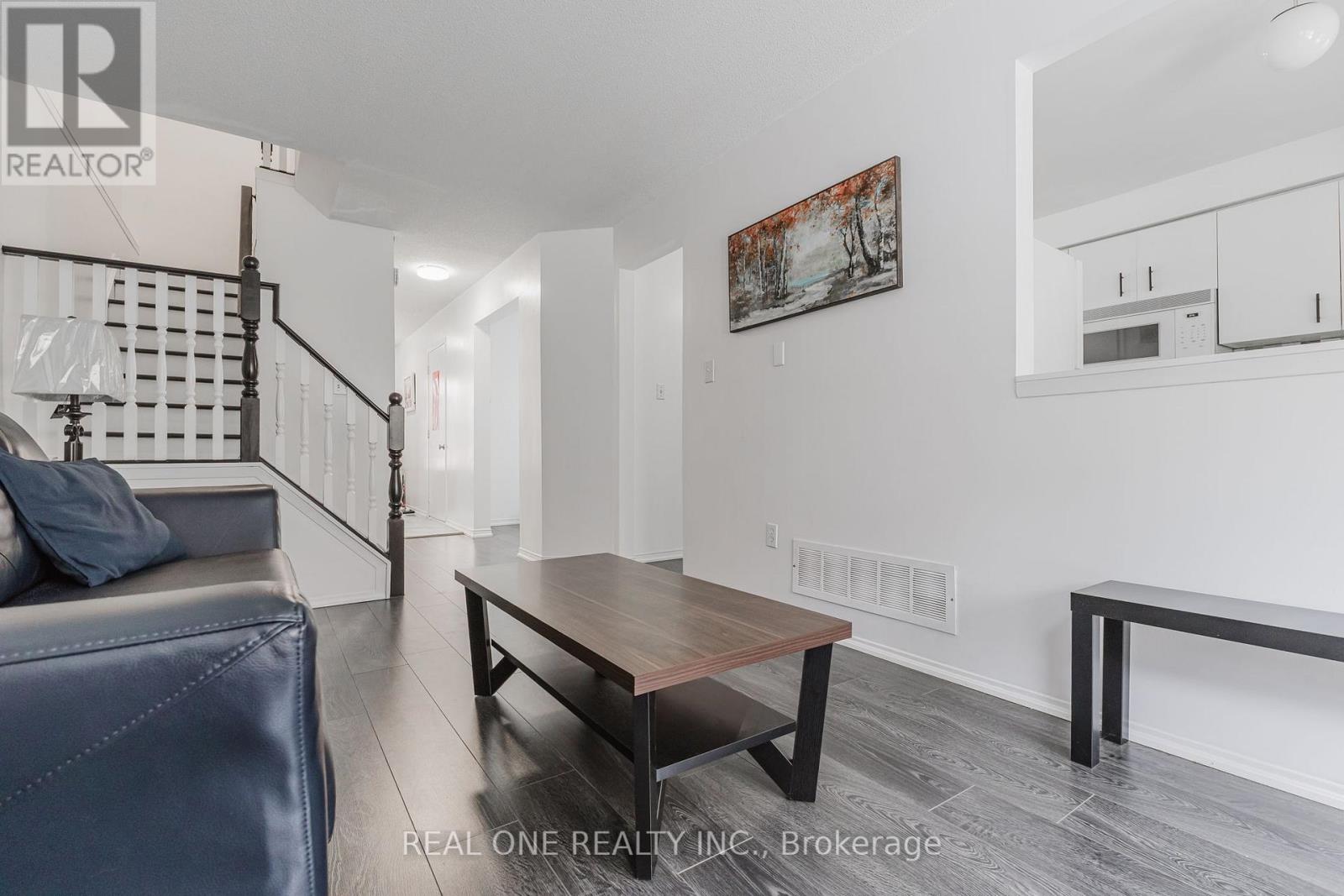 Photo 34 of 60 10 Holborn Court, Kitchener ON
