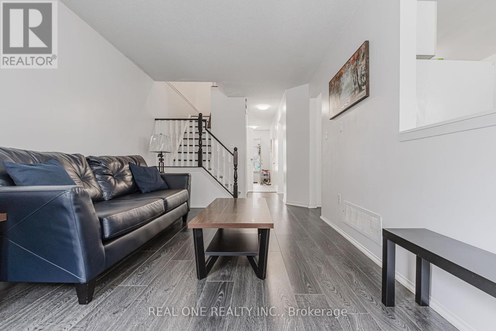 Photo 2 of 60 10 Holborn Court, Kitchener ON