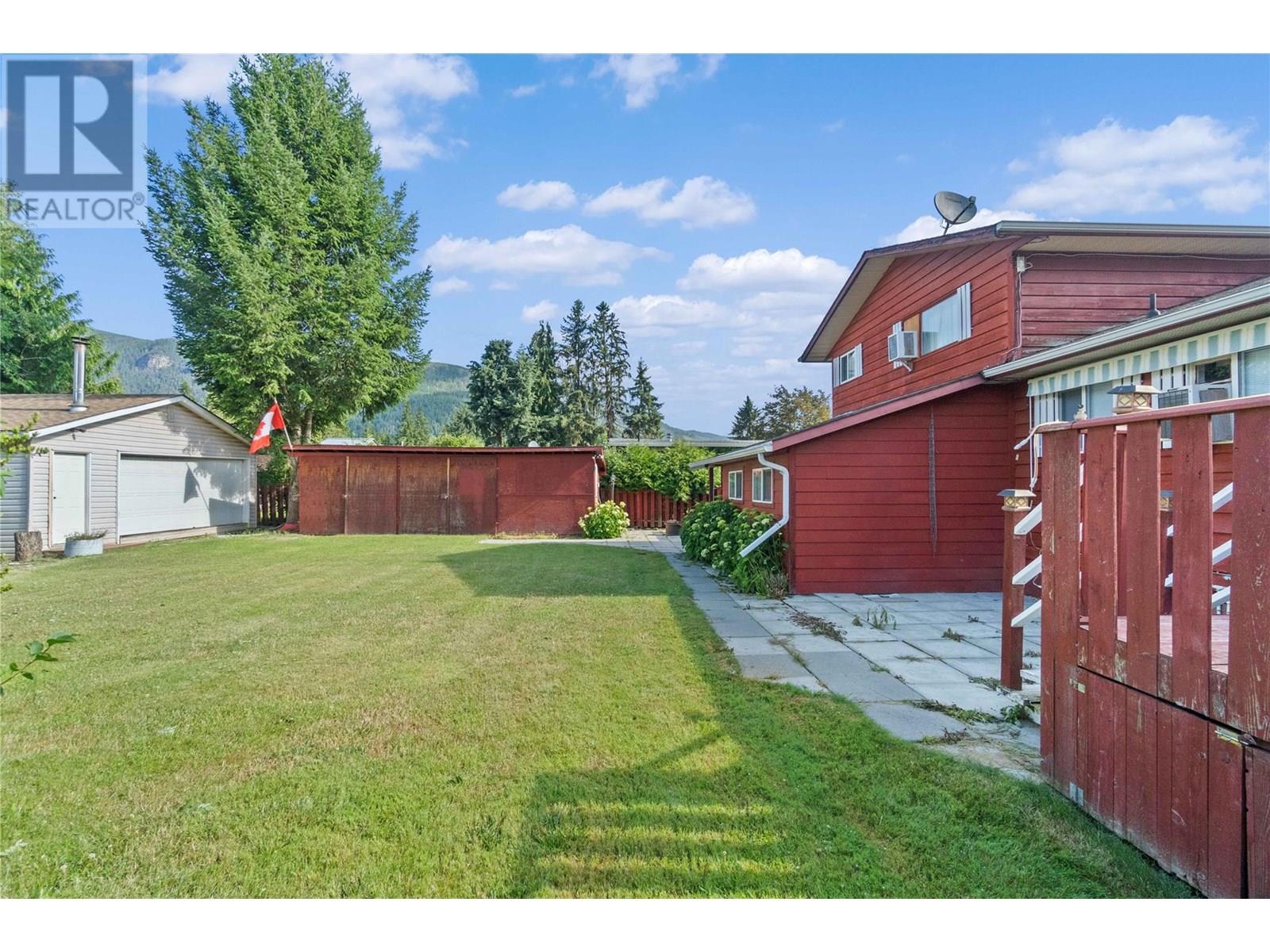 Photo 11 of 1208 Sherlock Road, Sicamous BC