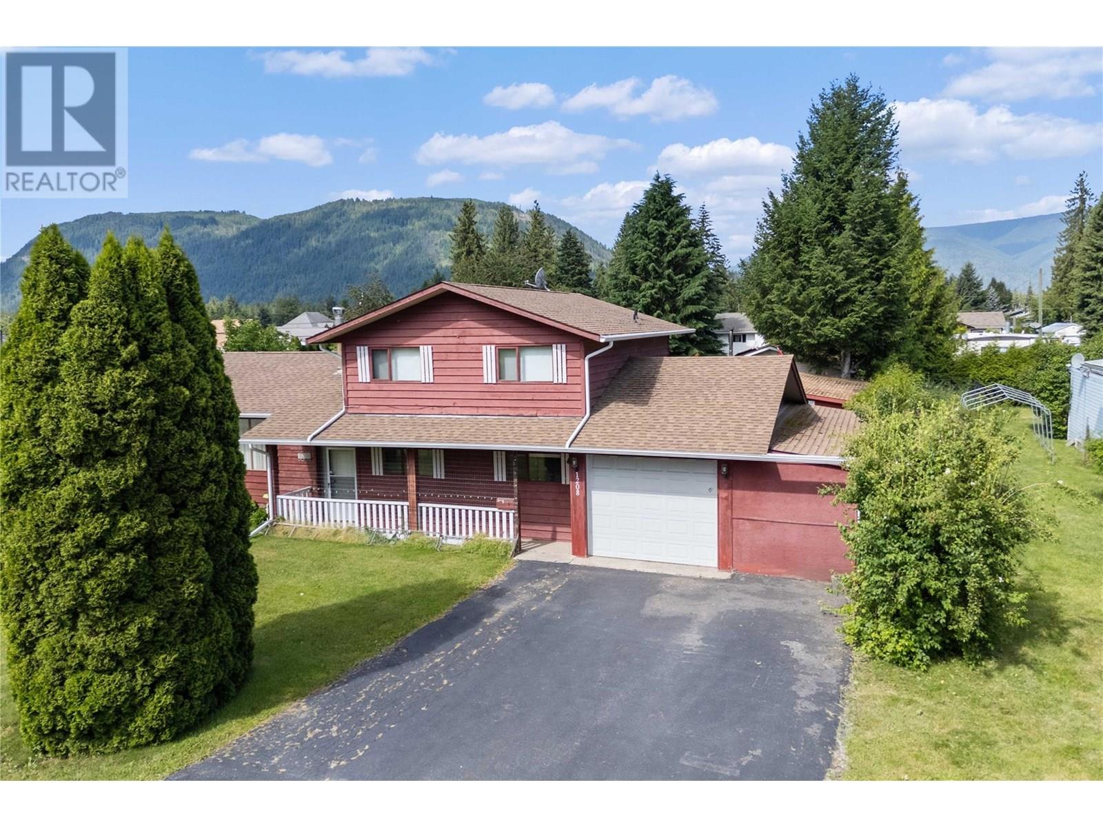 Photo 2 of 1208 Sherlock Road, Sicamous BC