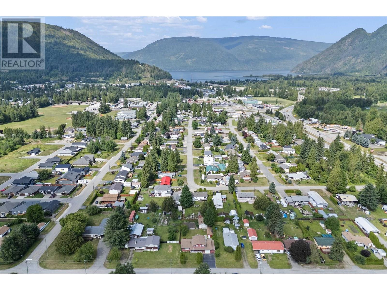 Photo 4 of 1208 Sherlock Road, Sicamous BC