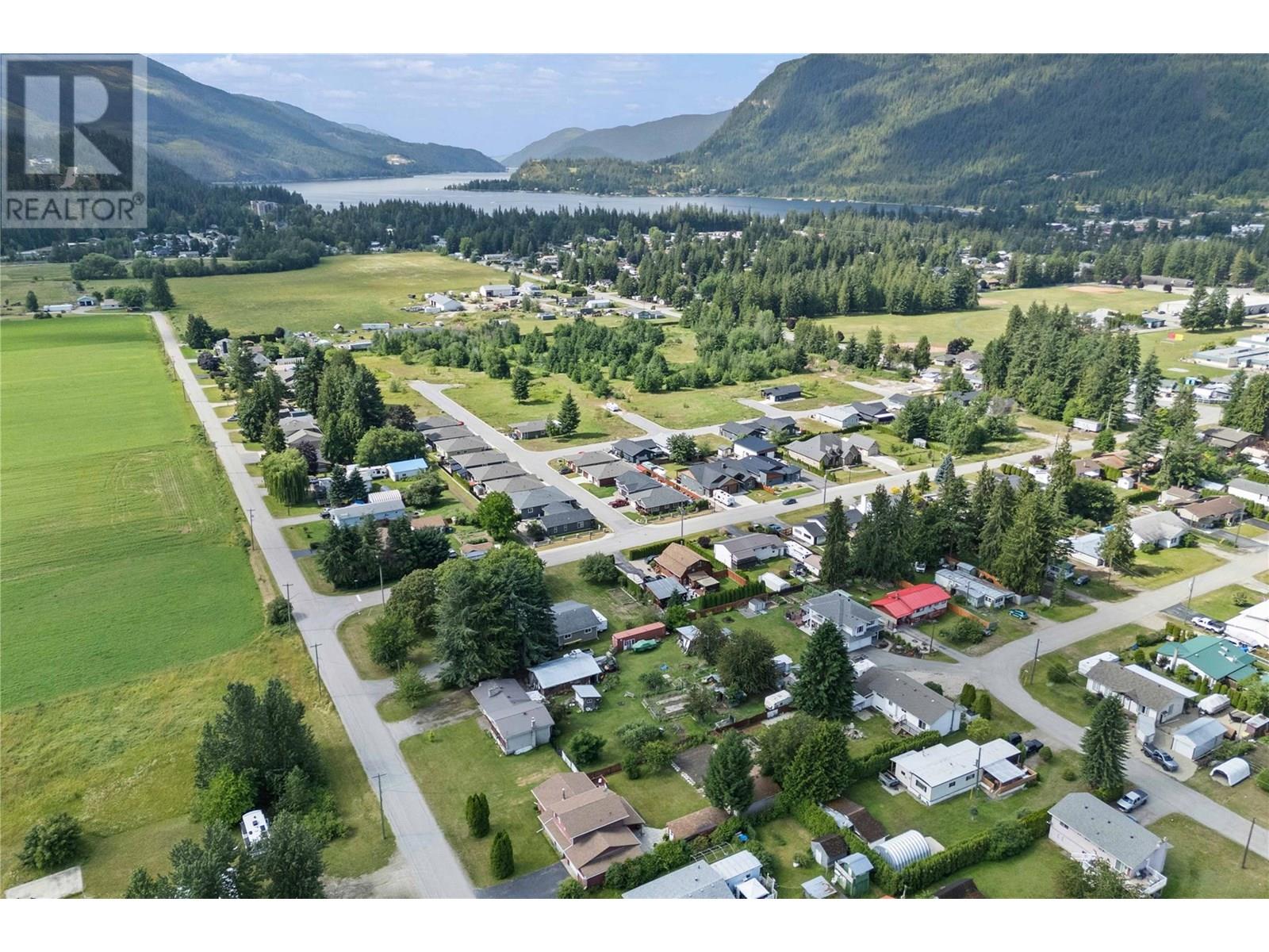Photo 5 of 1208 Sherlock Road, Sicamous BC