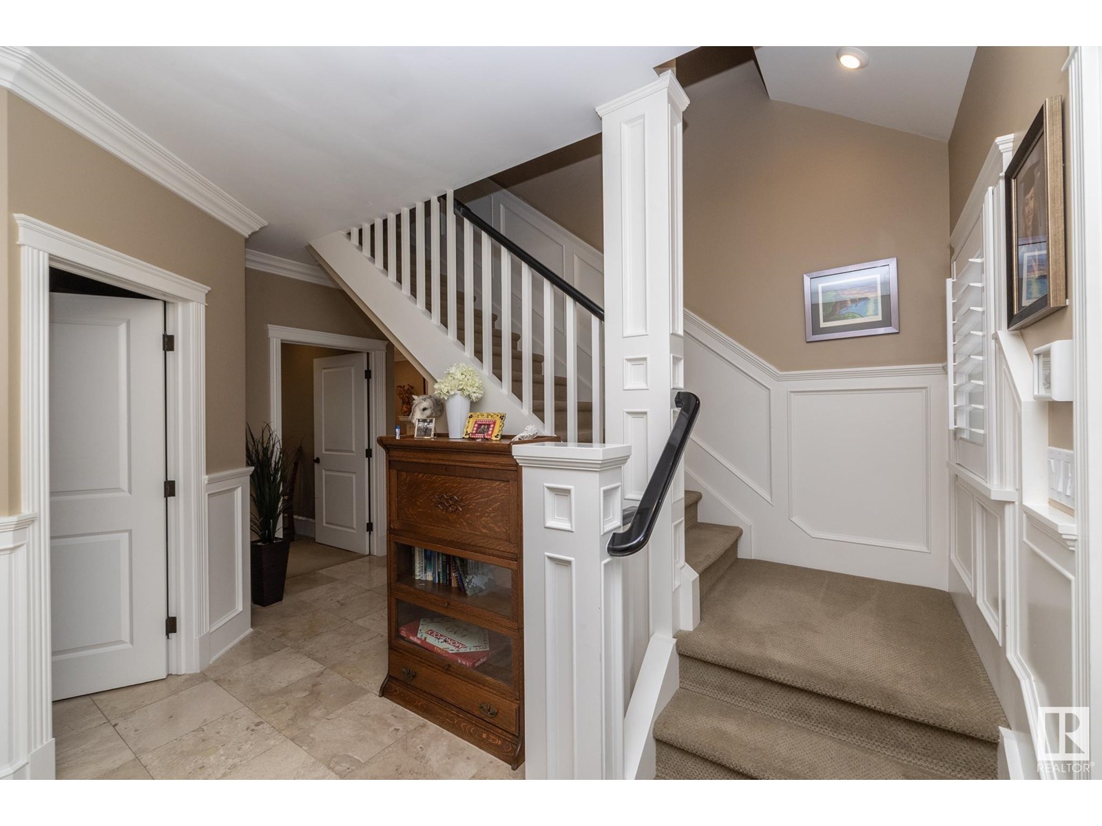 Photo 8 of 63 Fairway Dr Nw, Edmonton AB